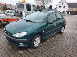Grün Gebraucht 2004 Peugeot 206 Limousine | 1.299 € (Fairer Preis)
