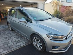 Silber Gebraucht 2017 VW Golf Sportsvan Highline Van / Kleinbus | 15.500 € (Fairer Preis)