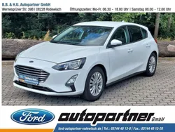 Frostweiß Gebraucht 2020 Ford Focus Titanium Limousine | 21.890 € (Teuer)