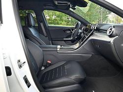 Weiss / polarweiß Gebraucht 2025 Mercedes C200 AMG line Kombi | 58.900 €