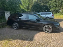 Schwarz Gebraucht 2022 Skoda Octavia RS Kombi | 35.999 €