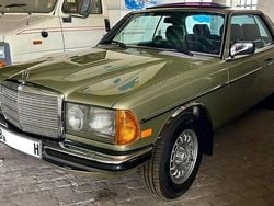 Grün Gebraucht 1983 Mercedes 230 Coupé | 18.500 €