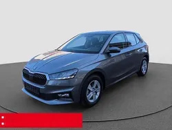 Grau metallic Gebraucht 2022 Skoda Fabia Ambition | 18.350 € (Fairer Preis)