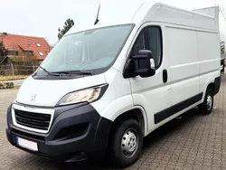 Weiß Gebraucht 2023 Peugeot Boxer Van | 23.500 € (Fairer Preis)