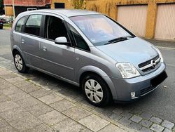 Grau Gebraucht 2005 Opel Meriva Van / Kleinbus | 1.499 € (Fairer Preis)