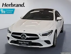 Weiss Gebraucht 2021 Mercedes CLA200 Progressive Coupé | 29.980 € (Superpreis)