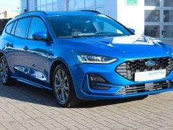 Dynamicblau metallic Gebraucht 2024 Ford Focus ST-Line X Kombi | 28.990 € (Etwas zu teuer)