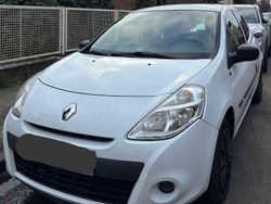Weiß Gebraucht 2012 Renault Clio IV Limousine | 2.800 € (Superpreis)
