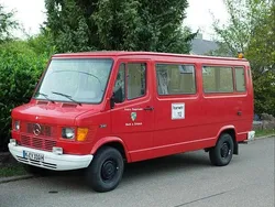 Rot Gebraucht 1986 Mercedes T1 Van | 14.800 €