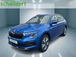 Raceblau metallic (blau) metallic Neu 2025 Skoda Kamiq Drive SUV | 36.770 € (Teuer)