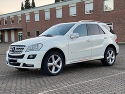 Weiß Gebraucht 2010 Mercedes ML320 SUV | 12.800 € (Teuer)