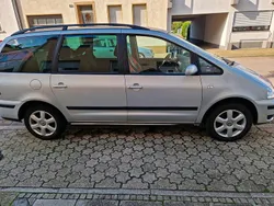 Silber Gebraucht 2002 VW Sharan Family Van / Kleinbus | 2.500 € (Teuer)
