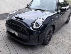 Schwarz Gebraucht 2022 Mini Cooper SE Kleinwagen | 21.900 € (Teuer)