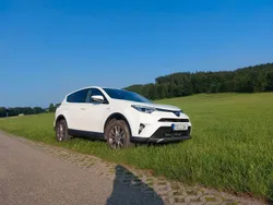 Weiß Gebraucht 2017 Toyota RAV4 Hybrid Edition-S SUV | 22.440 € (Fairer Preis)