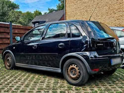 Schwarz Gebraucht 2005 Opel Corsa Kleinwagen | 400 € (Superpreis)