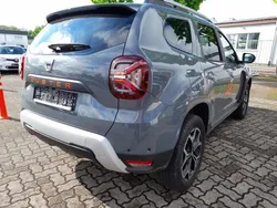 Urban grau urban grau Gebraucht 2022 Dacia Duster Extreme SUV | 20.787 € (Etwas zu teuer)