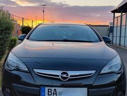Schwarz Gebraucht 2011 Opel Astra GTC Edition Limousine | 5.750 € (Fairer Preis)
