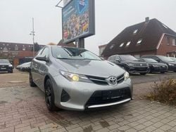 Silber Gebraucht 2015 Toyota Auris Basis Limousine | 8.790 € (Superpreis)