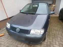 Grau Gebraucht 2001 VW Polo Kleinwagen | 1.400 € (Fairer Preis)