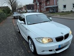 Weiß Gebraucht 2007 BMW 118 Coupé M Sport Coupé | 6.350 € (Fairer Preis)