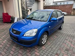 Blau Gebraucht 2009 Kia Rio Limousine | 4.444 € (Teuer)