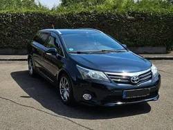 Blau Gebraucht 2012 Toyota Avensis Life Kombi | 8.400 € (Etwas zu teuer)