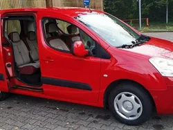 Rot Gebraucht 2012 Citroën Berlingo Van / Kleinbus | 3.999 € (Superpreis)