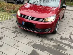Rot Gebraucht 2013 VW Touran Comfortline Van / Kleinbus | 8.299 € (Fairer Preis)