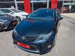 Schwarz Gebraucht 2013 Toyota Auris Edition Limousine | 8.950 € (Fairer Preis)