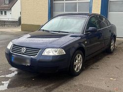 Blau Gebraucht 2002 VW Passat Limousine | 1.900 € (Fairer Preis)