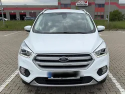 Weiß Gebraucht 2018 Ford Kuga SUV | 10.999 € (Guter Preis)