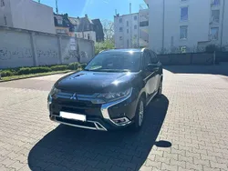 Schwarz Gebraucht 2021 Mitsubishi Outlander P-HEV Spirit+ SUV | 23.850 € (Guter Preis)