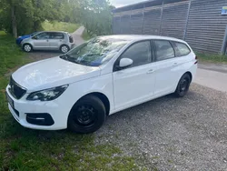 Weiß Gebraucht 2018 Peugeot 308 Active Kombi | 9.999 € (Guter Preis)