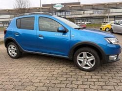 Blau Gebraucht 2015 Dacia Sandero Prestige Limousine | 3.499 € (Guter Preis)