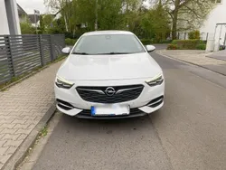 Weiß Gebraucht 2020 Opel Insignia Business Limousine | 16.500 € (Guter Preis)