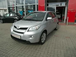 Silber metallic Gebraucht 2011 Toyota Urban Cruiser SUV | 13.300 €