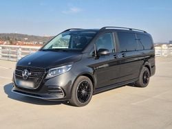 Grau Gebraucht 2025 Mercedes V220 Van / Kleinbus | 64.999 €
