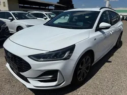 Weiß Gebraucht 2022 Ford Focus ST-Line X Limousine | 12.495 € (Teuer)