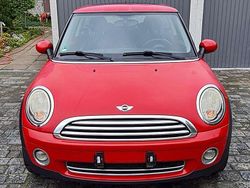 Rot Gebraucht 2007 Mini Cooper Kleinwagen | 1.800 €