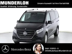 Obsidianschwarz metallic Gebraucht 2024 Mercedes V300 Style Van / Kleinbus | 63.900 € (Fairer Preis)