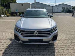 Silber Gebraucht 2018 VW Touareg R-line SUV | 21.990 €