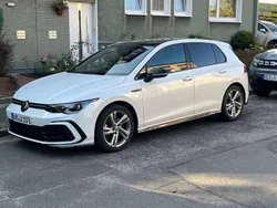 Weiß Gebraucht 2023 VW Golf VIII R-line Limousine | 30.950 € (Superpreis)