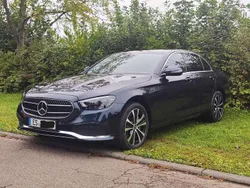 Blau Gebraucht 2023 Mercedes E300 Avantgarde Limousine | 41.000 € (Etwas zu teuer)