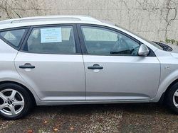 Silber Gebraucht 2009 Kia Ceed Sportswagon Vision Kombi | 2.250 € (Superpreis)