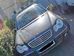 Schwarz Gebraucht 2006 Mercedes C280 Avantgarde Kombi | 2.800 € (Fairer Preis)