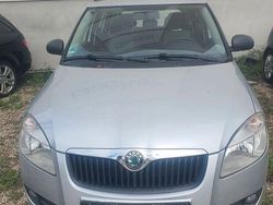 Silber Gebraucht 2010 Skoda Fabia Cool Edition Kleinwagen | 2.990 € (Fairer Preis)
