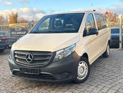 Hellelfenbein Gebraucht 2016 Mercedes Vito Kombi | 11.990 €