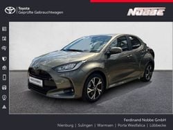 Manganbronze metallic Neu 2025 Toyota Yaris Hybrid Kleinwagen | 26.900 € (Fairer Preis)