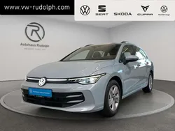 Crystal ice blue metallic Gebraucht 2024 VW Golf VIII Life Kombi | 23.589 € (Guter Preis)