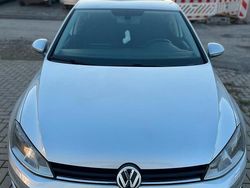 Grau Gebraucht 2014 VW Golf VII Kleinwagen | 7.400 € (Etwas zu teuer)
